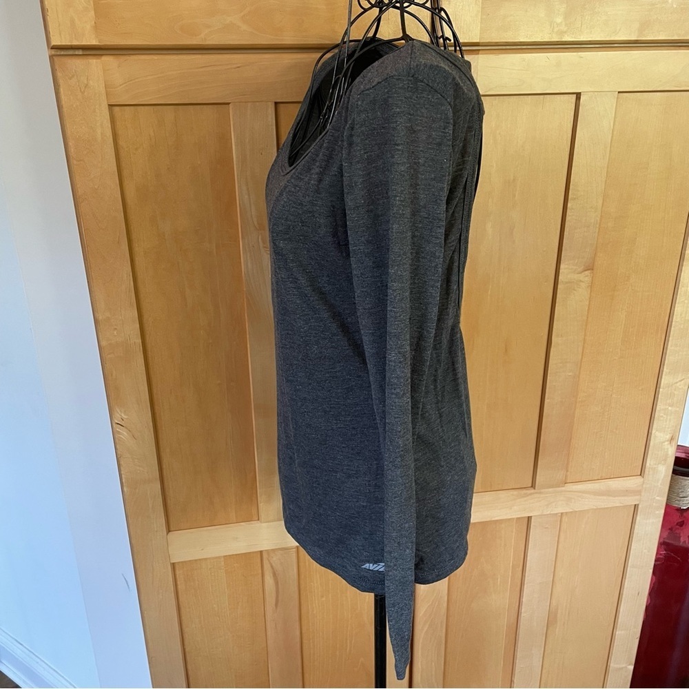 Avia open back long sleeve workout athletic athleisure grey Top size Medium - Picture 3 of 7